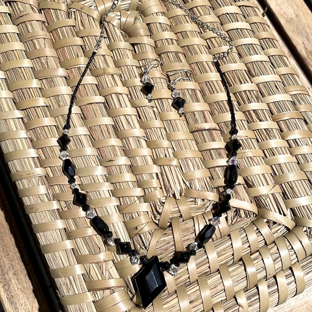 ⭐️4 for $16⭐️ Black Diamond necklace/earring set